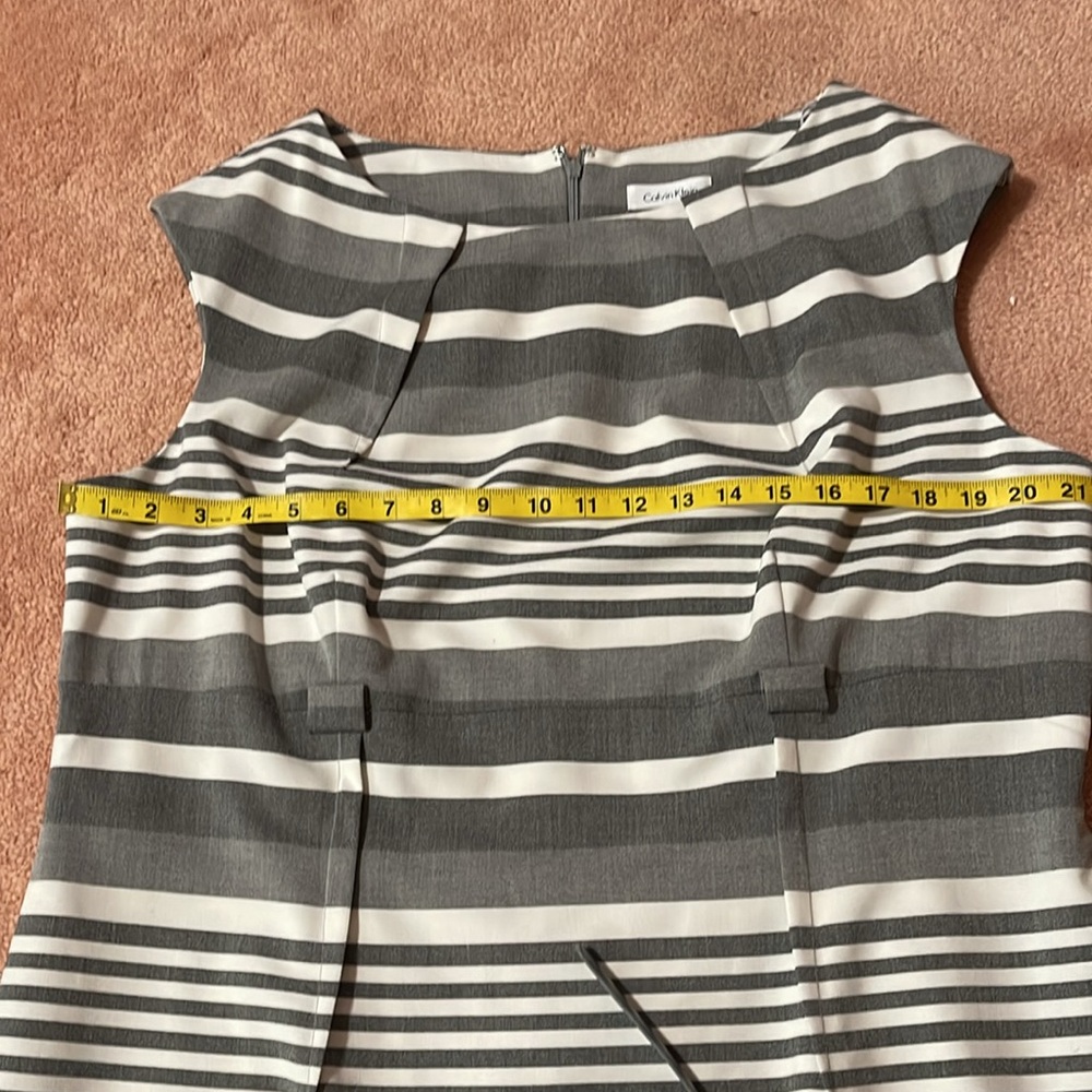 Calvin Klein beautiful dress worn one time /dry cleaned . - Picture 7 of 15